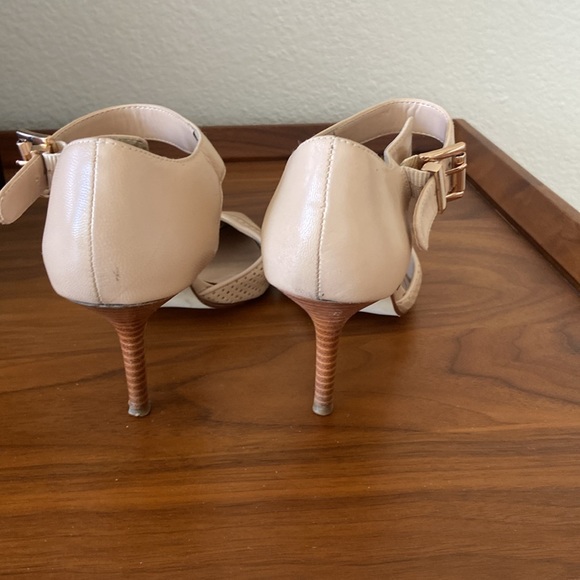 Cream ankle strapped 4 inch heels. Perfect for the office. - Picture 2 of 4
